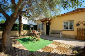 CASITA con jardin, BBQ, wifi, Centro y PLAYA